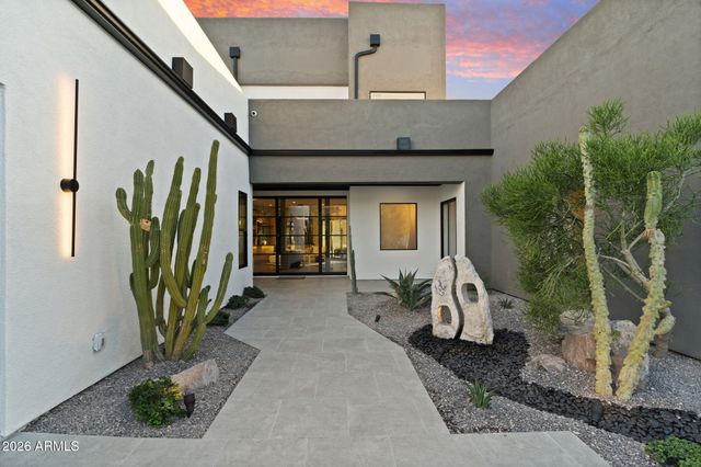 3135 E PALO VERDE Drive, Phoenix, AZ 85016