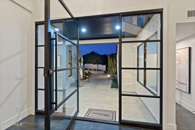 3135 E PALO VERDE Drive, Phoenix, AZ 85016