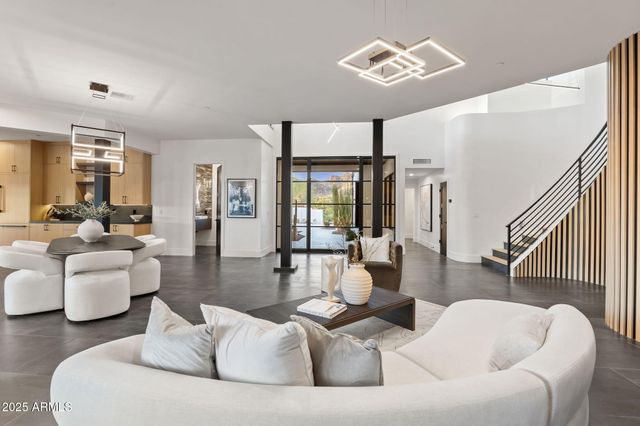 3135 E PALO VERDE Drive, Phoenix, AZ 85016