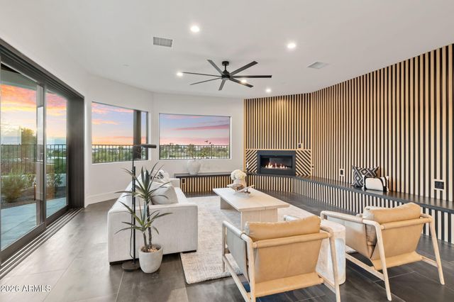 3135 E PALO VERDE Drive, Phoenix, AZ 85016