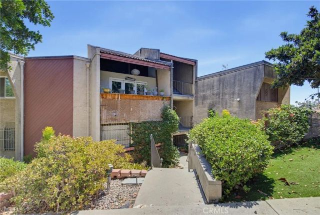 1550 Stadium Way 7, Los Angeles, CA 90012