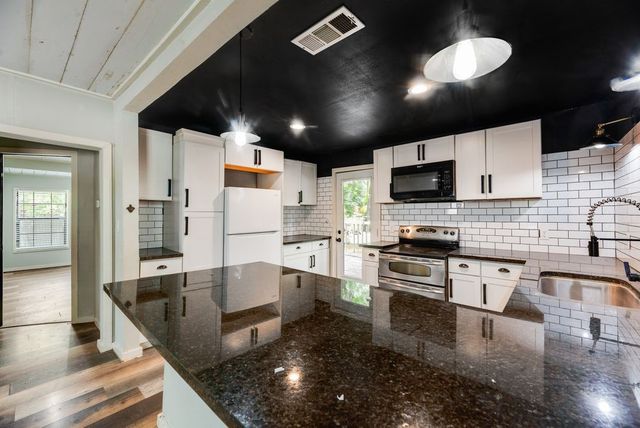 4419 Lawnview Avenue, Dallas, TX 75227