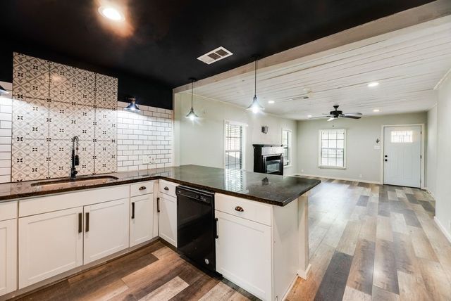 4419 Lawnview Avenue, Dallas, TX 75227