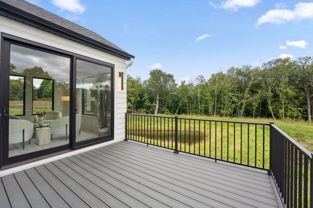 705 Ensconced Way, Chaska, MN 55318
