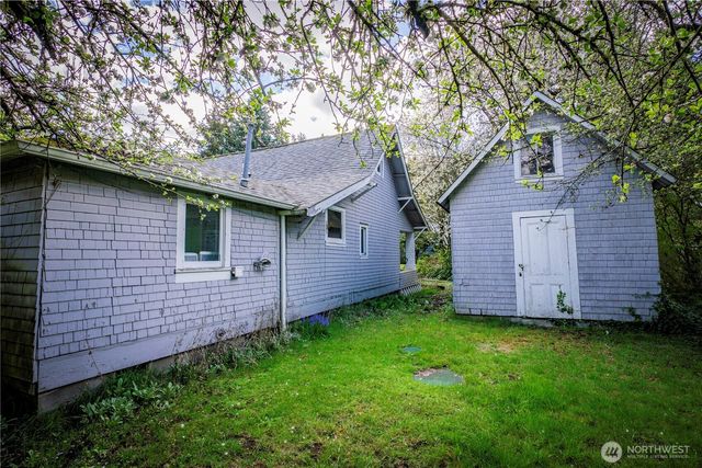 823 Lacey Street SE, Lacey, WA 98503