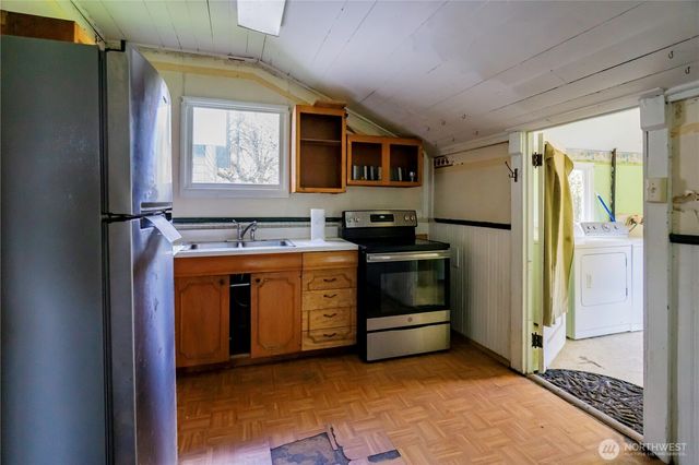 823 Lacey Street SE, Lacey, WA 98503