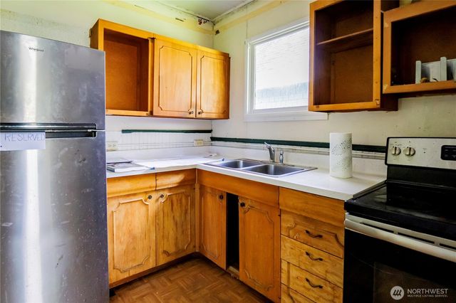 823 Lacey Street SE, Lacey, WA 98503