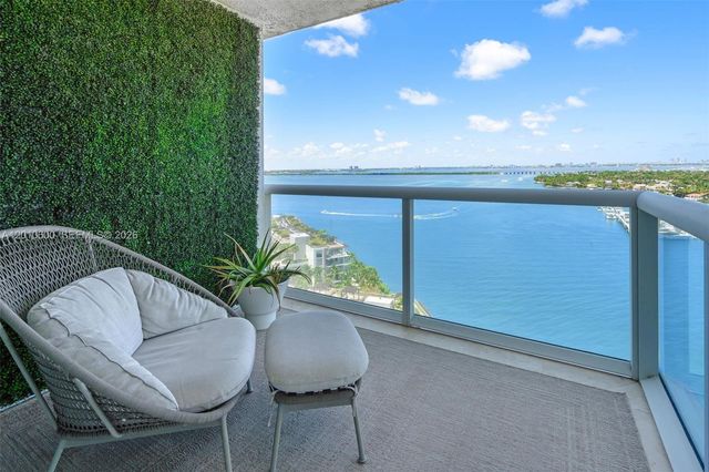 10 Venetian Way 1803, Miami Beach, FL 33139