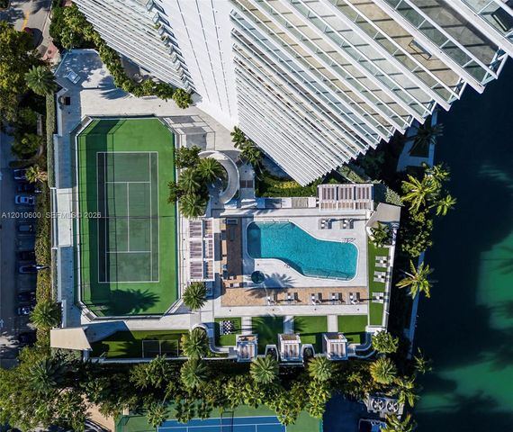 10 Venetian Way 1803, Miami Beach, FL 33139
