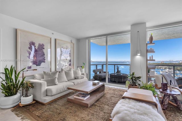 10 Venetian Way 1803, Miami Beach, FL 33139