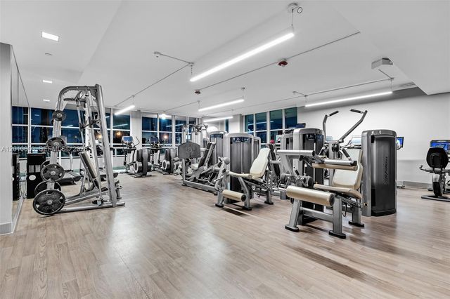 10 Venetian Way 1803, Miami Beach, FL 33139