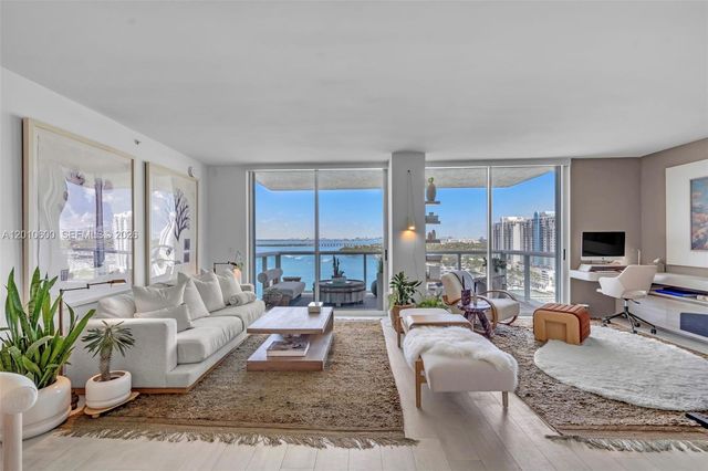 10 Venetian Way 1803, Miami Beach, FL 33139