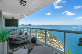 10 Venetian Way 1803, Miami Beach, FL 33139