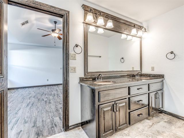 15925 James Thomas Court, Edmond, OK 73013