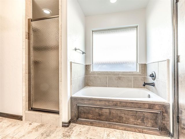 15925 James Thomas Court, Edmond, OK 73013