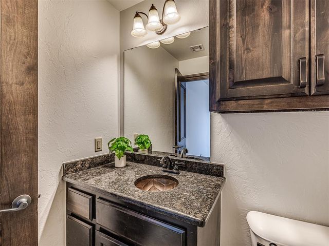 15925 James Thomas Court, Edmond, OK 73013