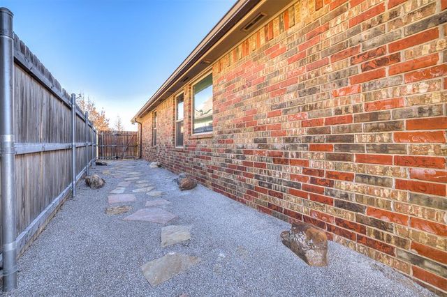 15925 James Thomas Court, Edmond, OK 73013