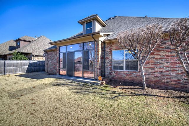 15925 James Thomas Court, Edmond, OK 73013