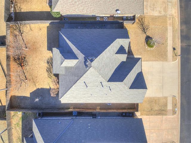 15925 James Thomas Court, Edmond, OK 73013