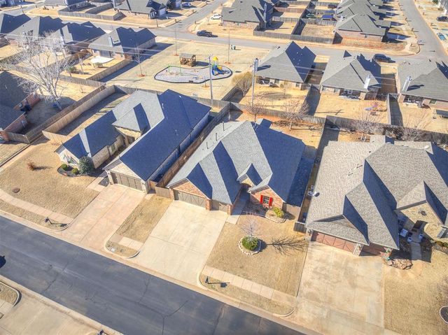 15925 James Thomas Court, Edmond, OK 73013