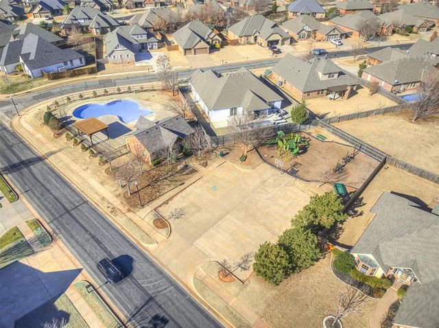 15925 James Thomas Court, Edmond, OK 73013