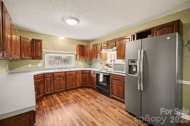 16421 Shallow Pond Road, Charlotte, NC 28278