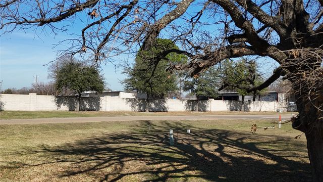 11 Bayview Circle, Corsicana, TX 75109