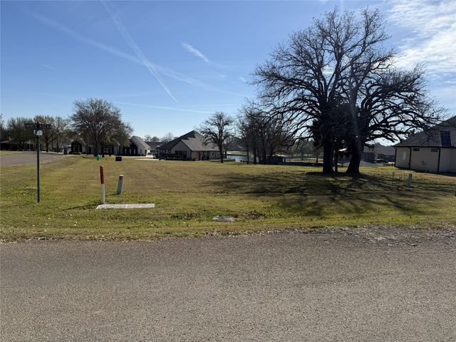 11 Bayview Circle, Corsicana, TX 75109