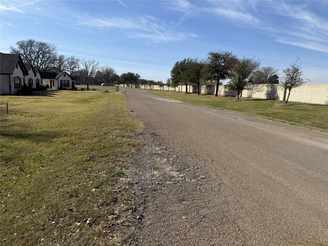 11 Bayview Circle, Corsicana, TX 75109