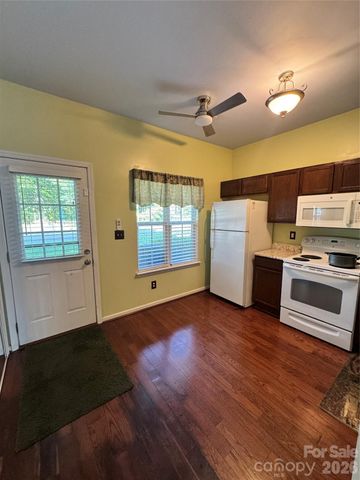 3055 Nevin Place Drive, Charlotte, NC 28269