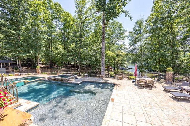 695 Boat Club Road, Hamilton, GA 31811