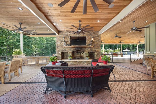 695 Boat Club Road, Hamilton, GA 31811