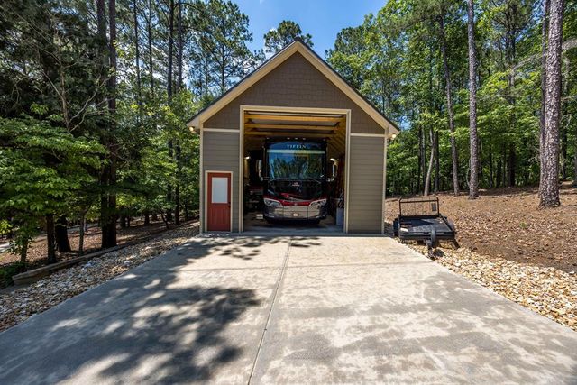 695 Boat Club Road, Hamilton, GA 31811