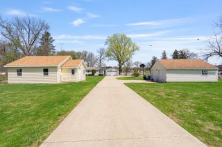 2697 River Road, Kankakee, IL 60901