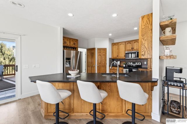 10030 S 162nd Street, Omaha, NE 68136