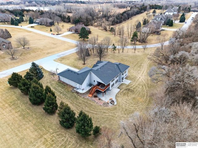 10030 S 162nd Street, Omaha, NE 68136