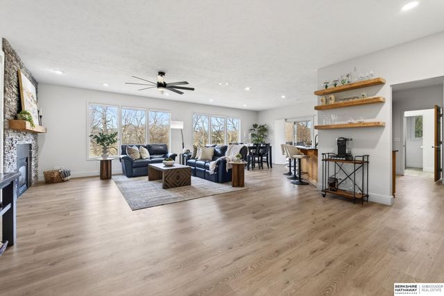 10030 S 162nd Street, Omaha, NE 68136