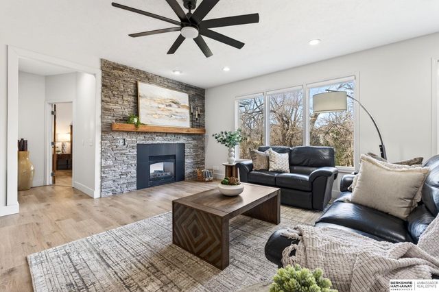 10030 S 162nd Street, Omaha, NE 68136