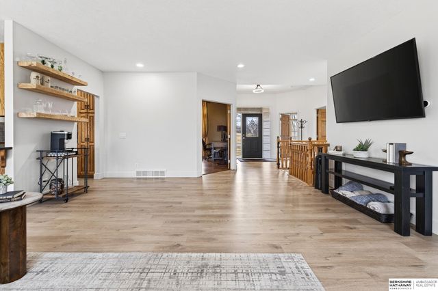 10030 S 162nd Street, Omaha, NE 68136