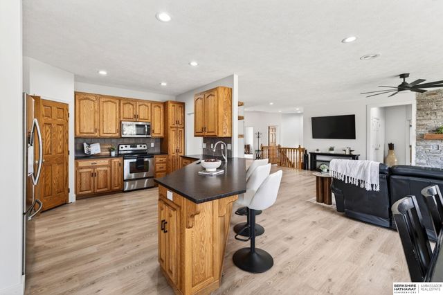 10030 S 162nd Street, Omaha, NE 68136