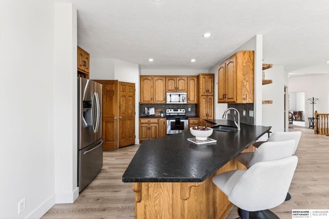 10030 S 162nd Street, Omaha, NE 68136