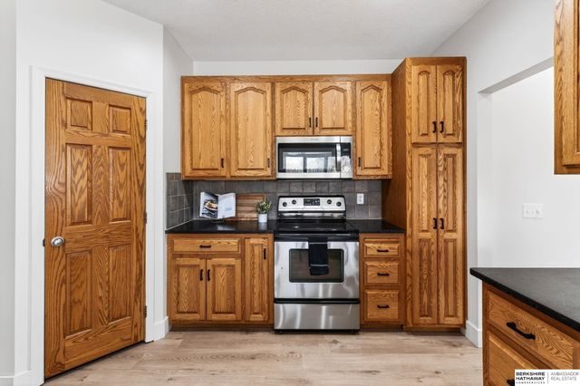 10030 S 162nd Street, Omaha, NE 68136