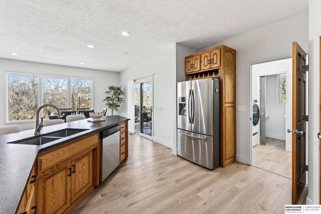 10030 S 162nd Street, Omaha, NE 68136