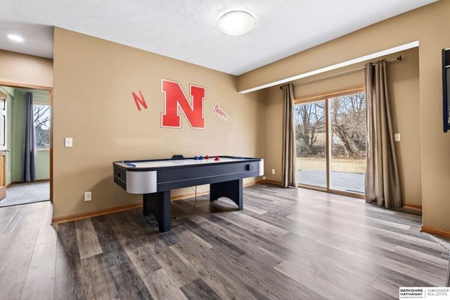 10030 S 162nd Street, Omaha, NE 68136