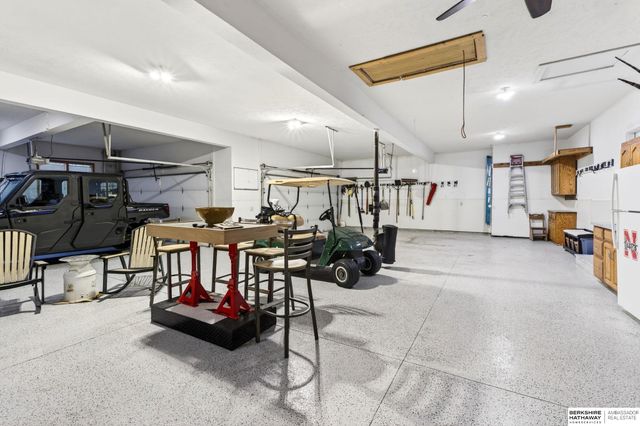 10030 S 162nd Street, Omaha, NE 68136