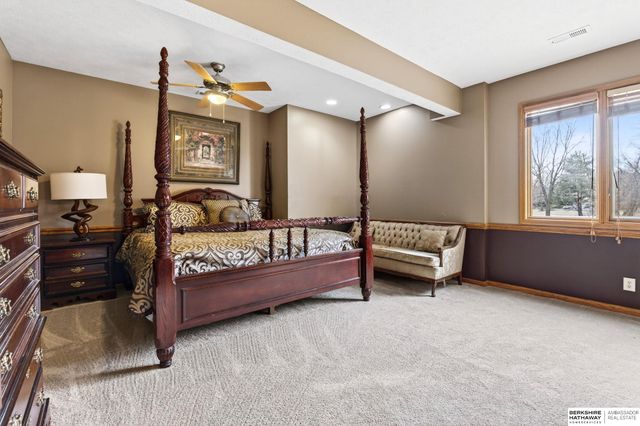 10030 S 162nd Street, Omaha, NE 68136