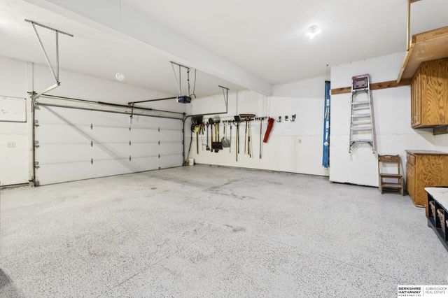 10030 S 162nd Street, Omaha, NE 68136