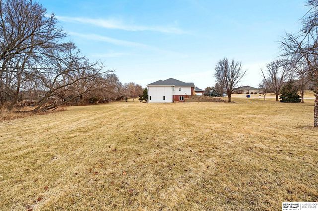 10030 S 162nd Street, Omaha, NE 68136