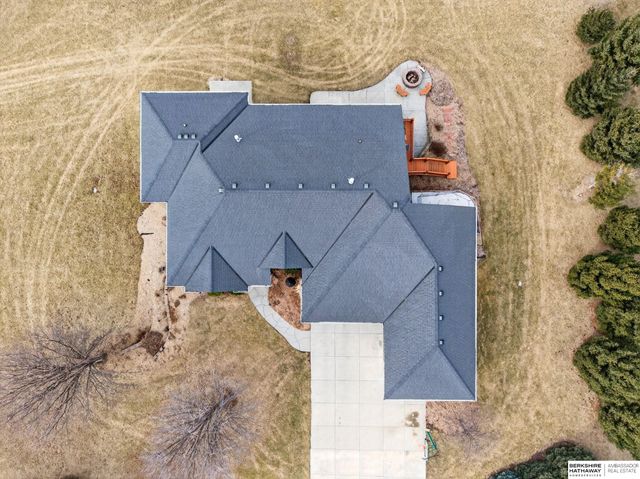 10030 S 162nd Street, Omaha, NE 68136