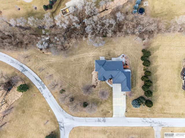 10030 S 162nd Street, Omaha, NE 68136